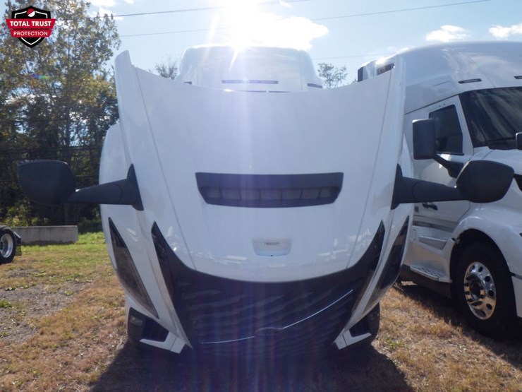 2025-volvo-vnl860-image-21