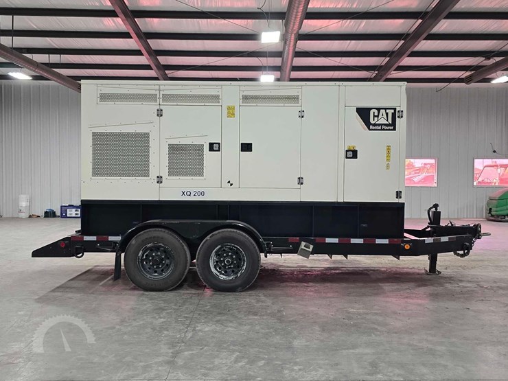 2014-caterpillar-xq200-2-image-6
