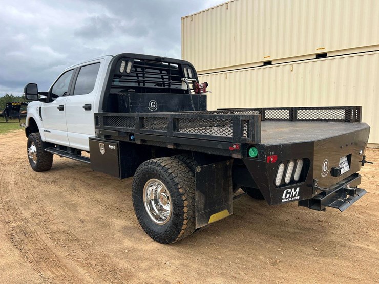2022-ford-f350-image-2