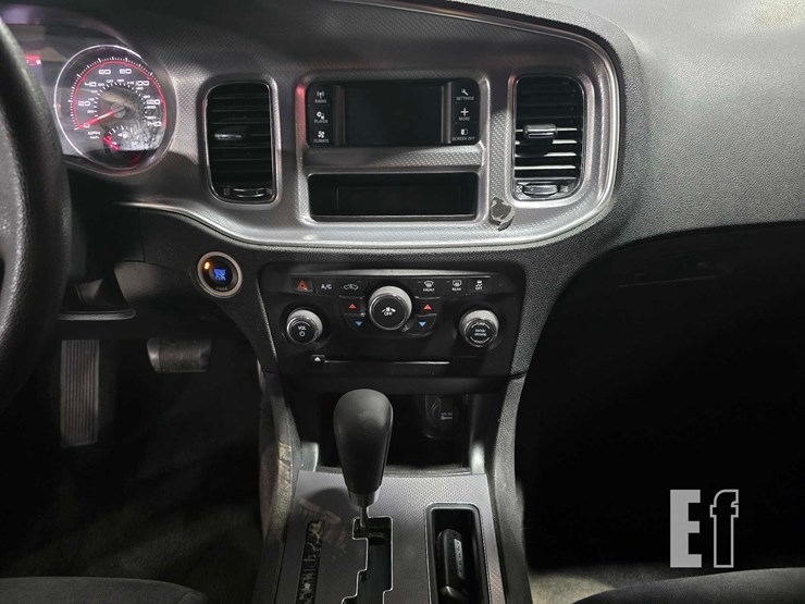 2013-dodge-image-13