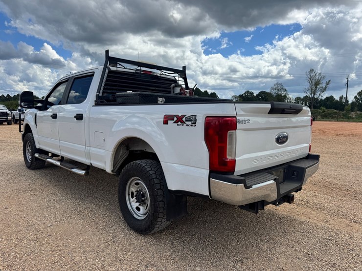 2019-ford-f250-xl-image-3
