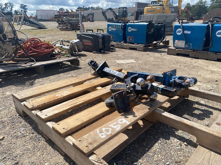 #7518-•-heavy-duty-trailer-hitches-image-2