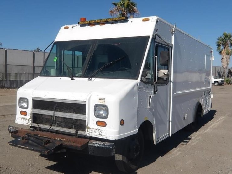 2002-workhorse-p42-image-1