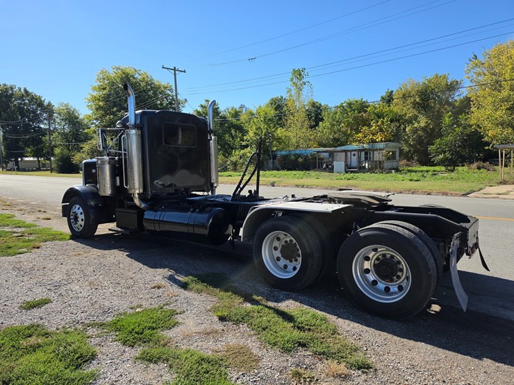 1999-peterbilt-379-image-9