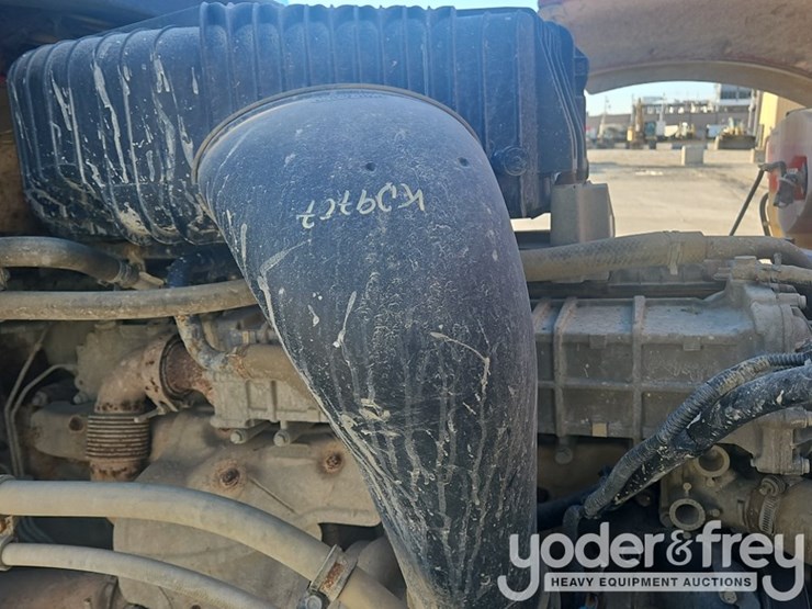 2019-freightliner-122sd-image-21