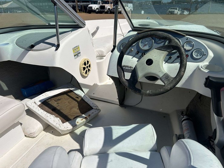 2006-maxum-1800mx-ski-boat-w/trailer-image-24