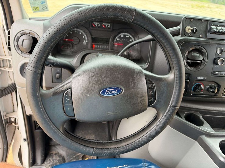 2014-ford-e450-image-12