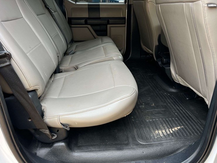 2022-ford-f350-image-27