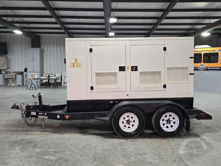 2013-caterpillar-xq60-6-image-5