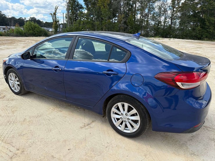 2017-kia-forte-4-door-sedan-(101,833-miles)-image-2