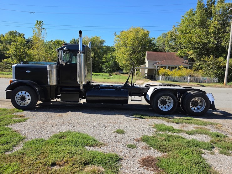 1999-peterbilt-379-image-5