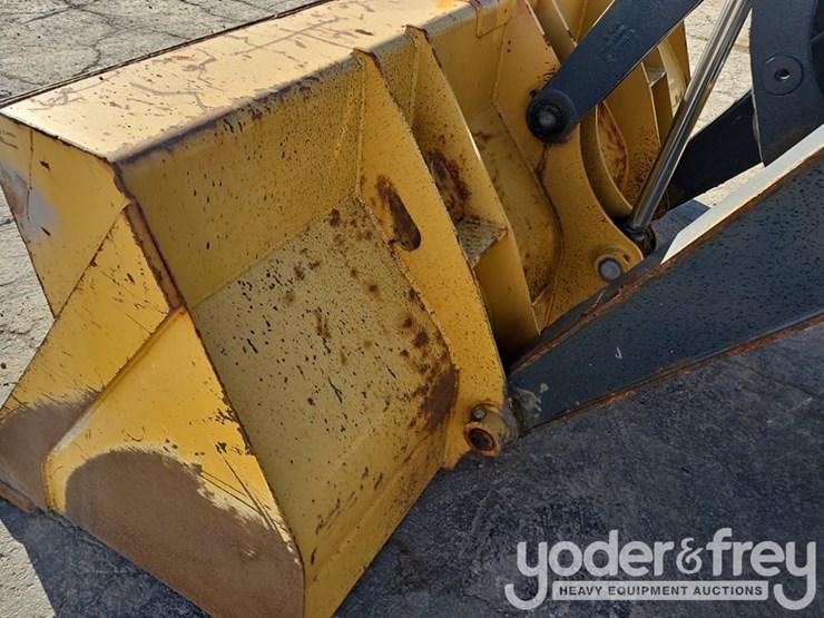 2018-deere-410l-image-17