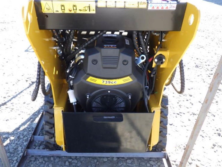 2026-agt-mx-crt23-skid-steer-tracked-loader-image-9