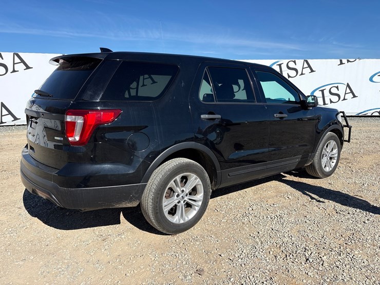 2017-ford-explorer-image-5