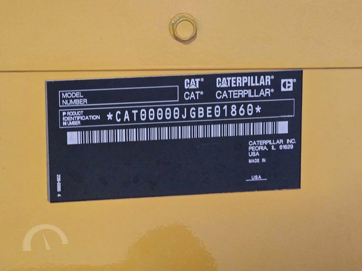 2013-caterpillar-xq30-8-image-16