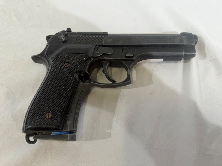 #40139-•-1992-berretta-movie-prop-pistol-image-15