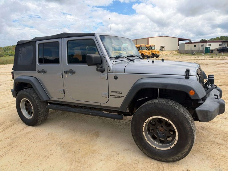2016-jeep-wrangler-image-4