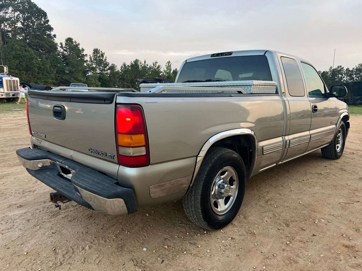 1999-chevrolet-silverado-1500-ls-image-3