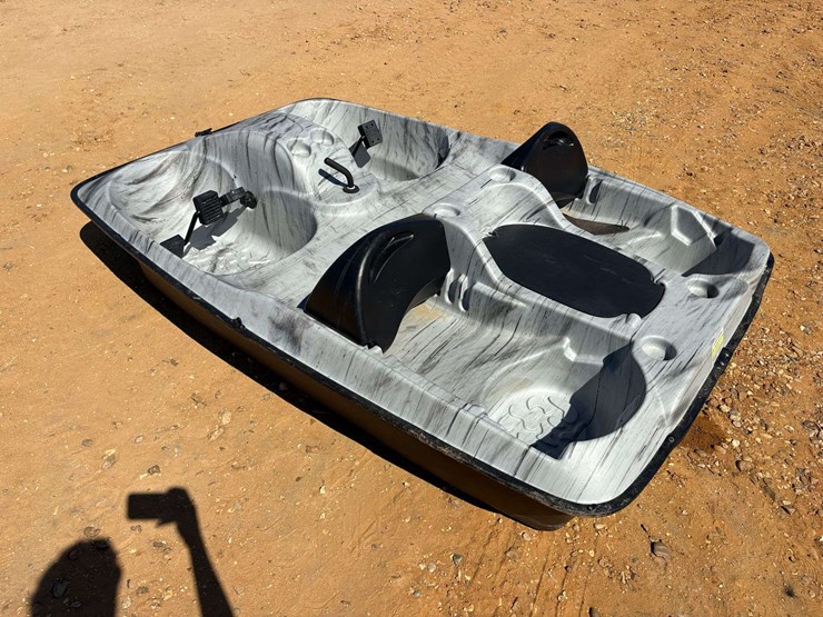 5'x8'-paddleboat-image-3