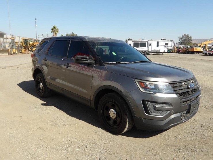 2018-ford-explorer-image-2