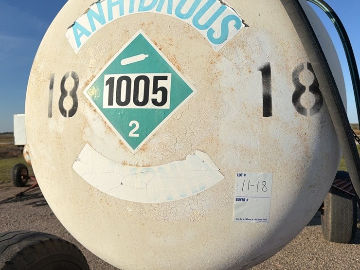 11-18-1450-gallon-nh3-tank,-16.5---22.5-tires-image-3