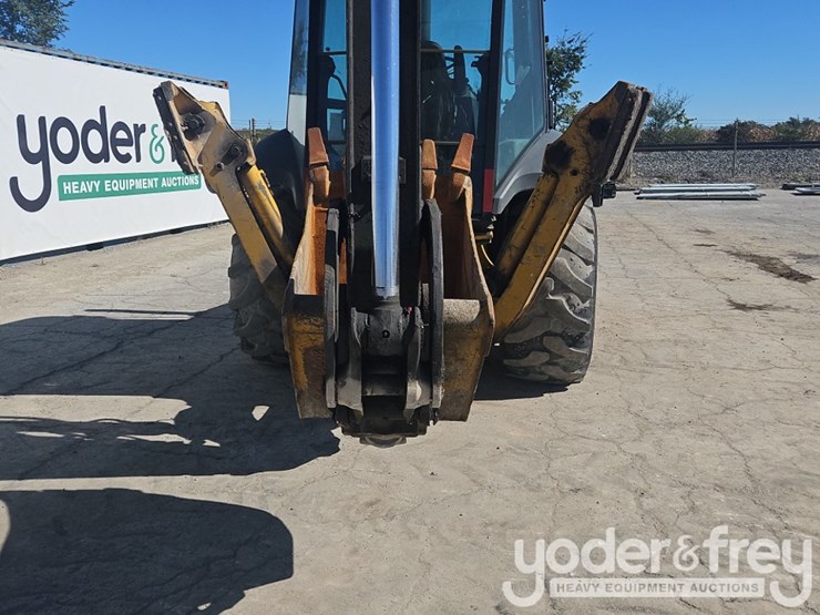 2018-deere-410l-image-23