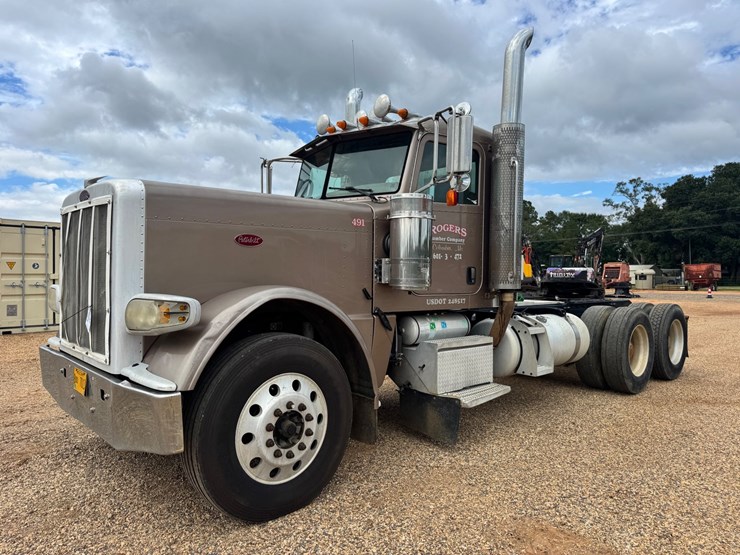 2008-peterbilt-389-image-1