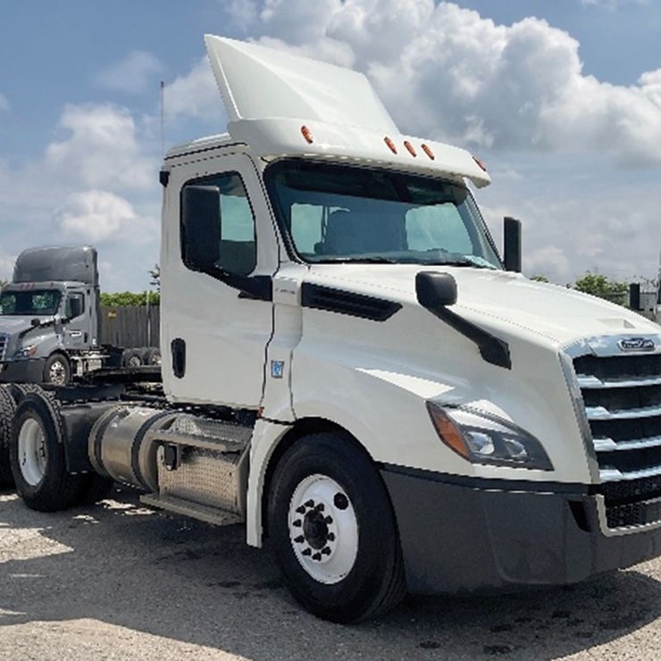 2019 FREIGHTLINER CASCADIA 126