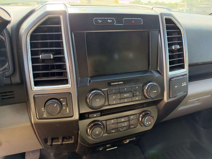 2015-ford-f150-xlt-image-13