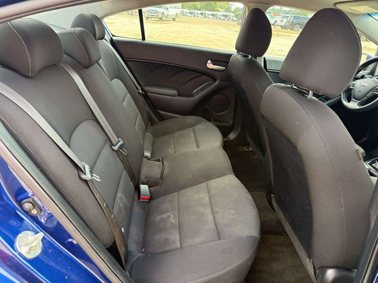 2017-kia-forte-4-door-sedan-(101,833-miles)-image-19