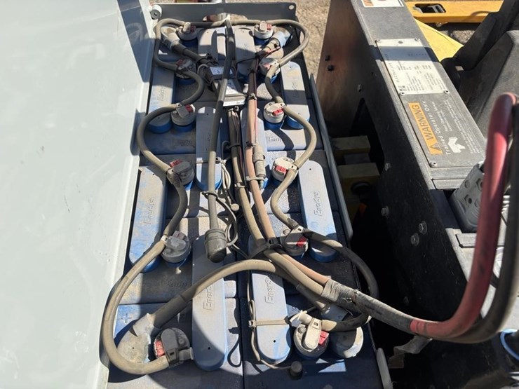 hyster-b60xt-pallet-lift-image-10