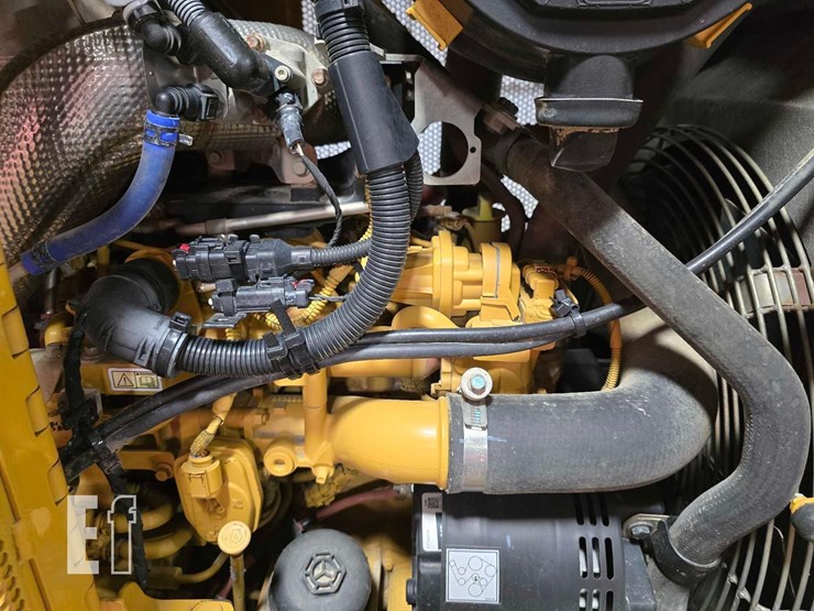 2022-caterpillar-d3-lgp-image-23