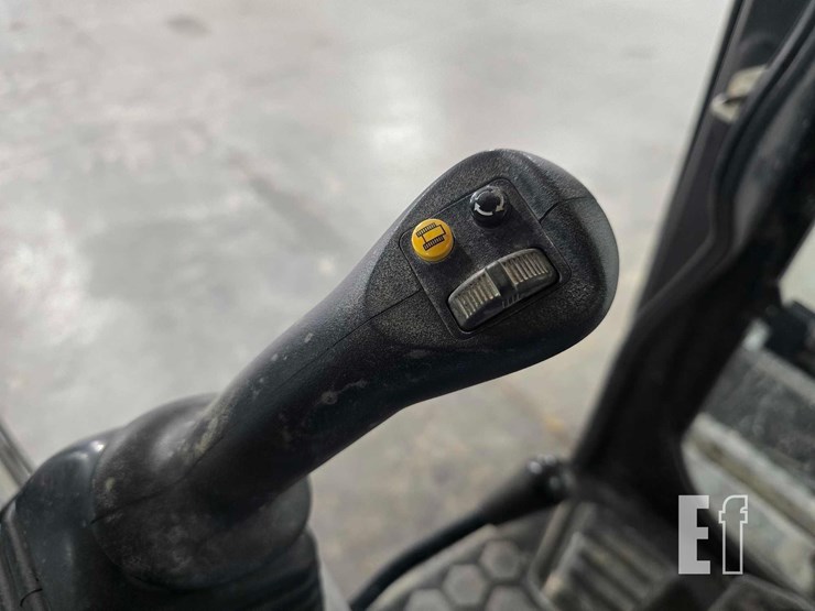 2021-caterpillar-307.5-image-19