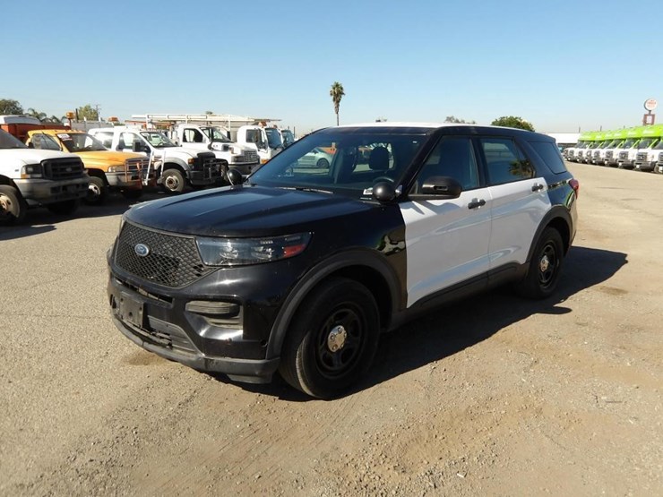 2020-ford-explorer-image-2