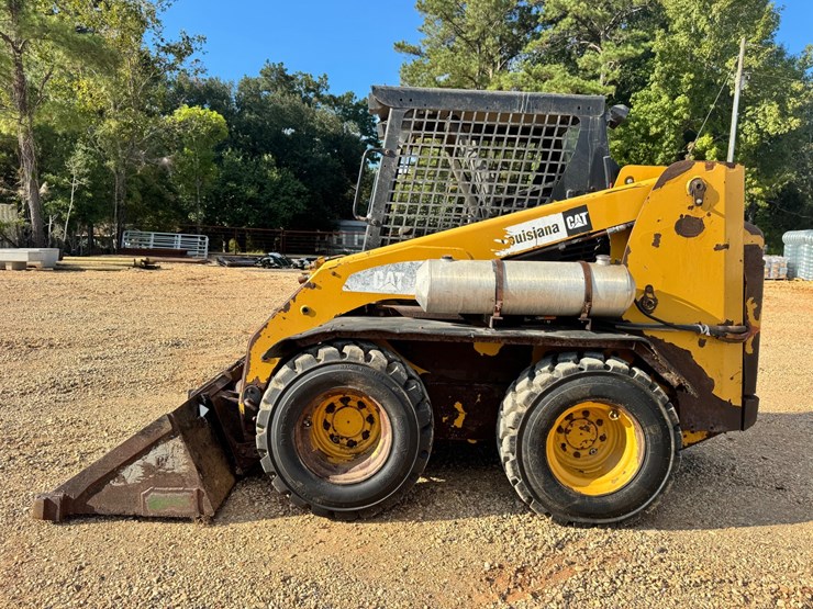 2015-caterpillar-236b3-image-2