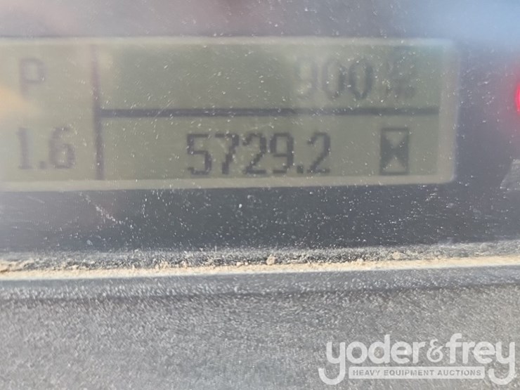 2018-deere-650k-image-34
