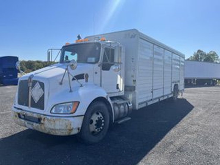 2018-kenworth-t370-image-1