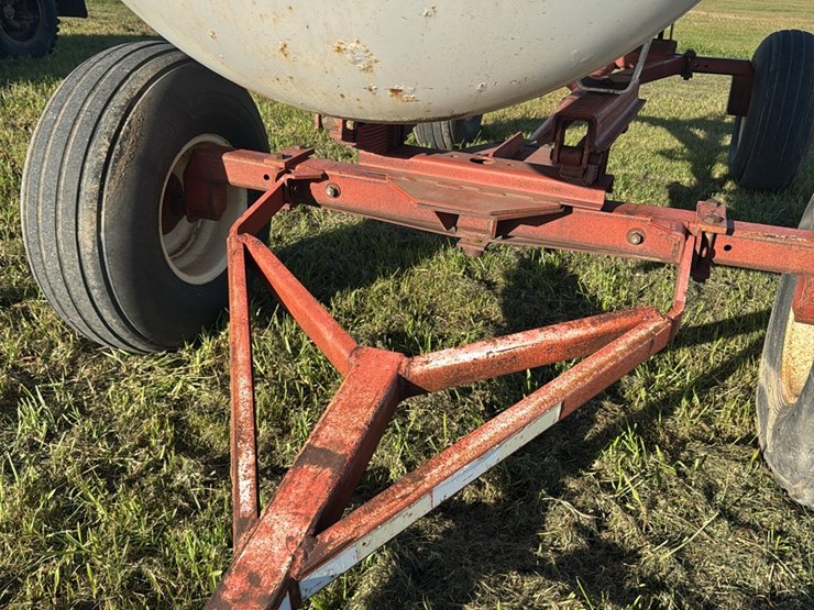 11-2.-1450-gallon-nh3-tank,-14l-16.1-tires-image-5