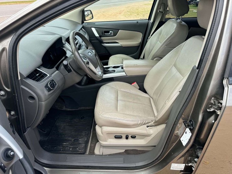 2014-ford-edge-image-9