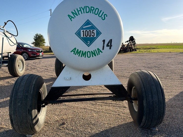 11-17-1450-gallon-nh3-tank,-16.5l---16.1-tires-image-8