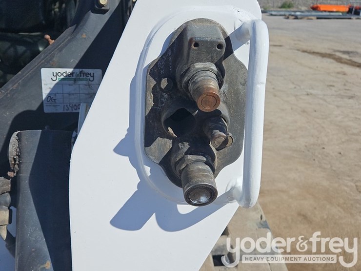 2013-bobcat-t590-image-15