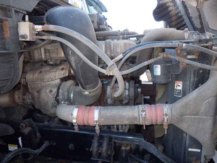 2017-freightliner-cascadia-125-image-25