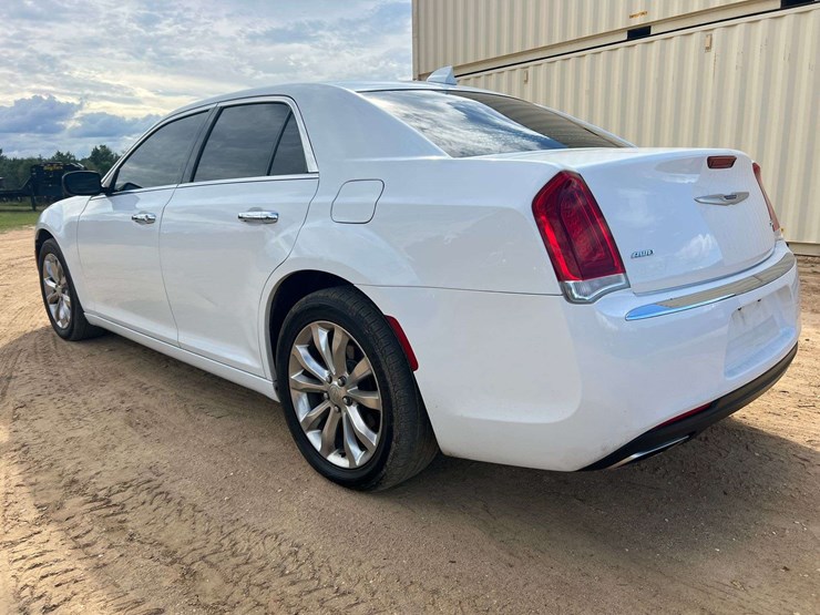 2020-chrysler-300-awd-3.6l-v6-sedan-(166,122-miles)-image-2