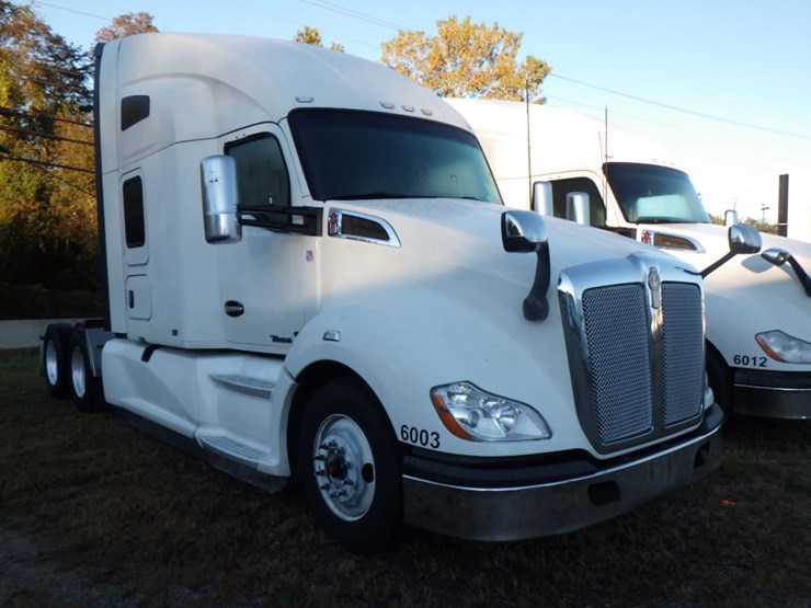 2022-kenworth-t680-image-3