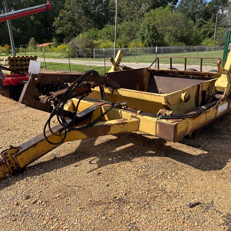 #8197 • Dirt Pan 6' Pull Type