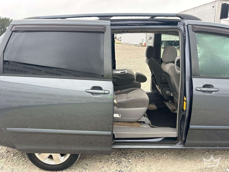 2007-toyota-sienna-image-22