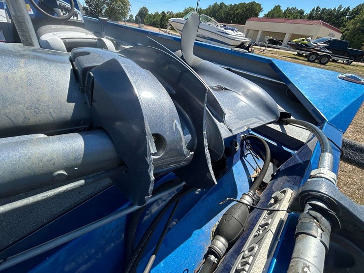 2015-aluma-craft-pro-175-aluminum-bass-boat-w/70-hp-yamaha-outboard-&-trailer-image-23