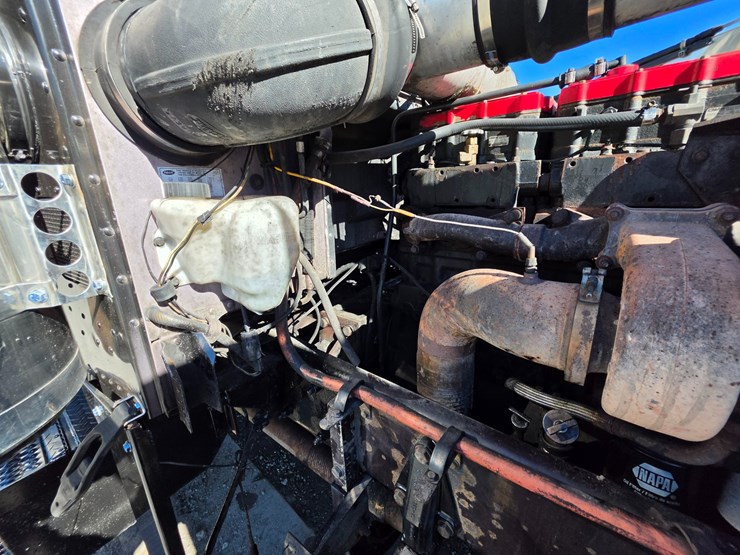 1999-peterbilt-379-image-44