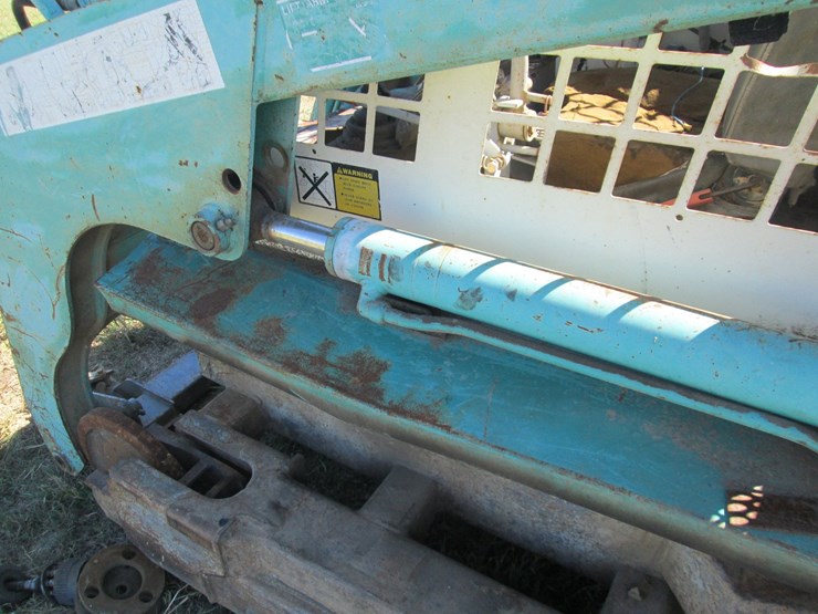 takeuchi-tl26-2-image-10