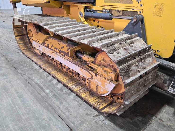 2022-deere-650k-lgp-image-37